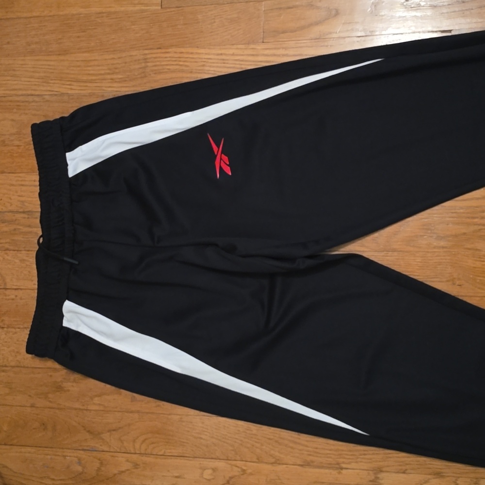 REEBOK SIGNATURE BRAND MEN'S BLACK AND WHITE SOCCER TRACK PANTS SIZE SMALL